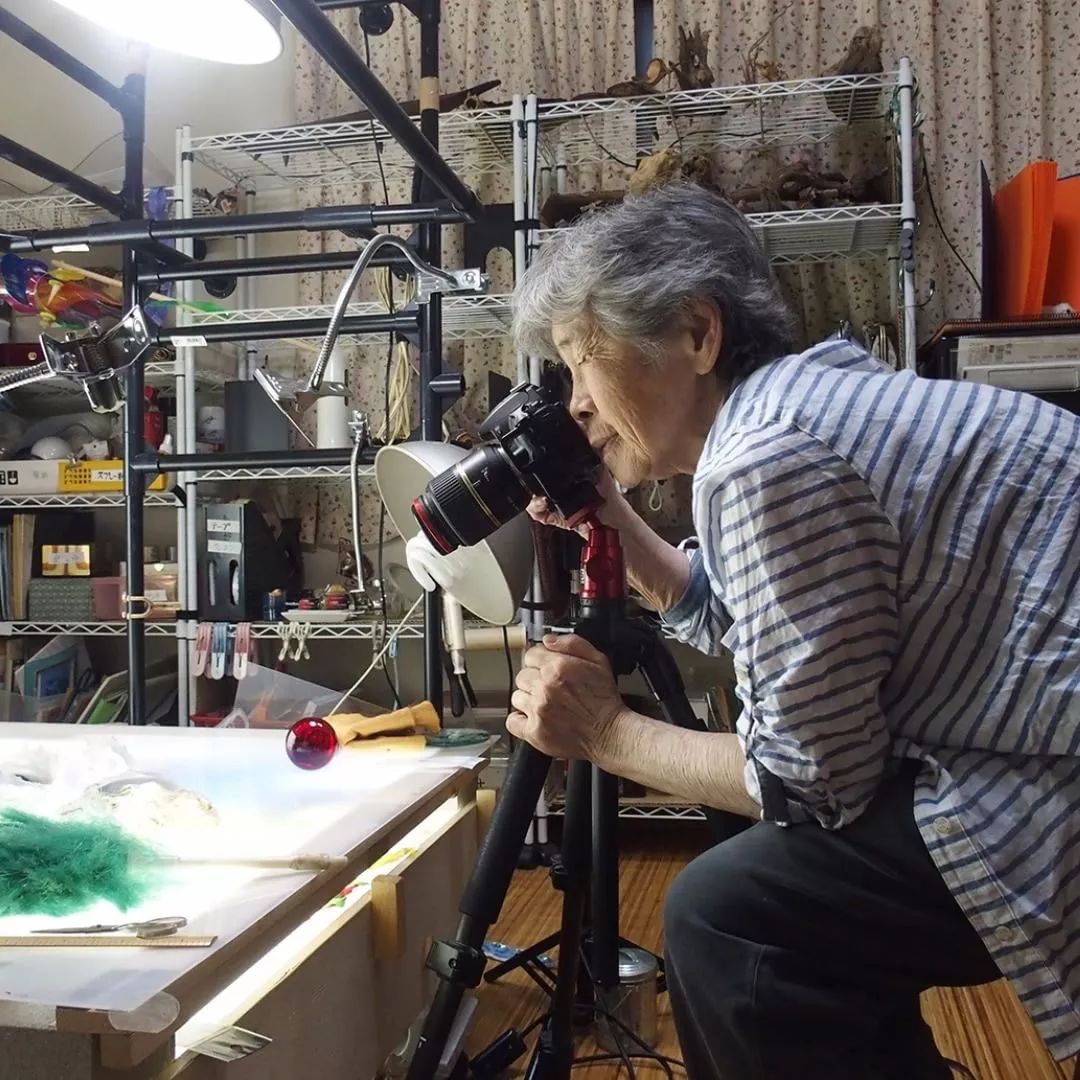 90岁日本老奶奶，酗酒飙车碰瓷却爆红网络丨小麦养老