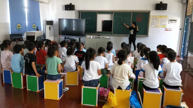 诗和远方还有田野和家乡,诗和远方也有人间日常