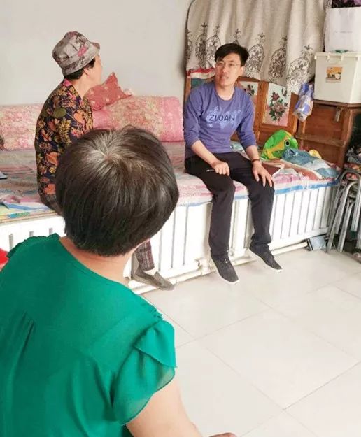 通辽市妇联男干部张贺英的驻村帮扶工作被评优啦！