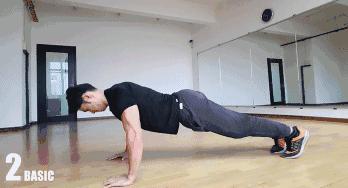 胸肌训练顺带练一下三头肌,徒手练胸肌跟肱二头肌