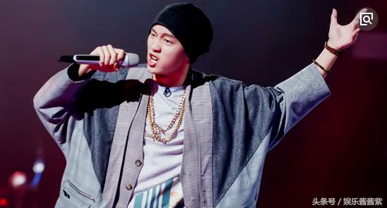 火箭少女101杨超越yamy,火箭少女101直播杨超越