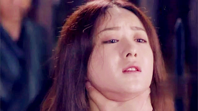 赵丽颖被掐脖子图片,女明星被掐脖子拍摄花絮