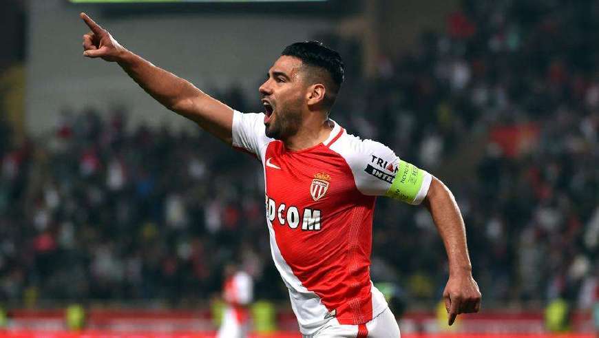 足坛十大纪录伊布,足坛十大诡异事件