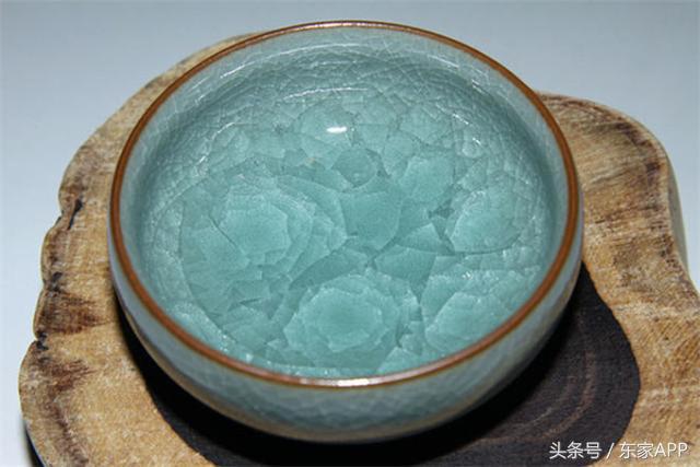 龙泉青瓷冰裂纹,龙泉青瓷冰裂纹喝水会有玻璃渣吗