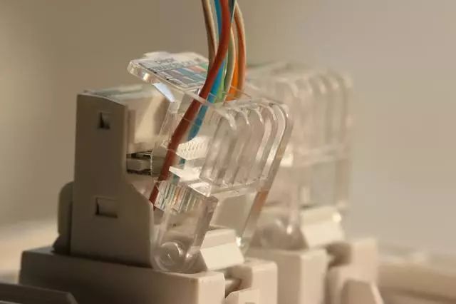 电脑插座和水晶头接线方法,一边水晶头一边网线插座怎么接线