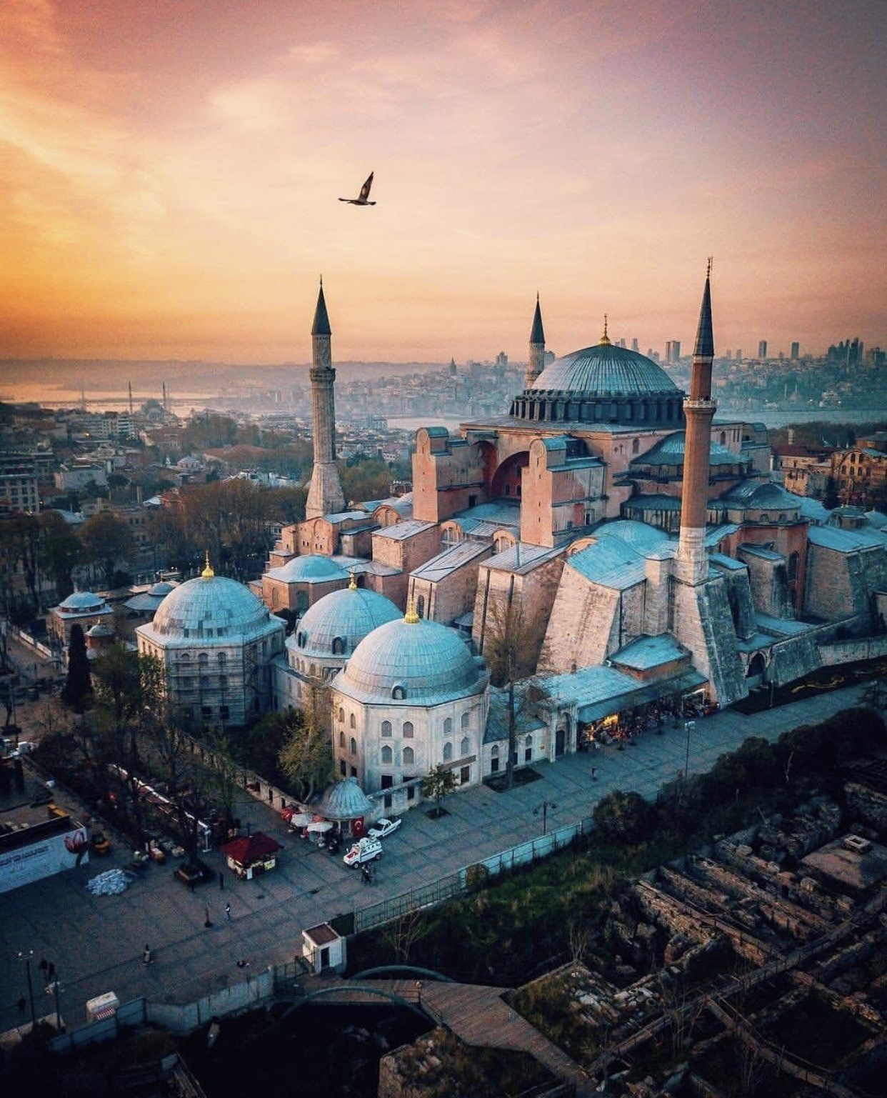 土耳其里拉走低的原因,里拉贬值有利于到土耳其旅游吗