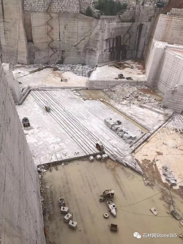 山东黄绣石花岗岩,山东花岗岩黄锈石多少钱