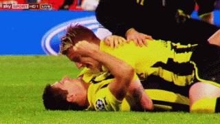 足坛令人难忘的画面,足坛温情瞬间合集