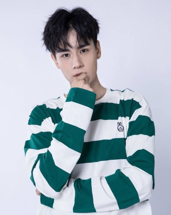 别人应援口号vs贺峻霖应援口号,评论区写下你们家的应援口号吧