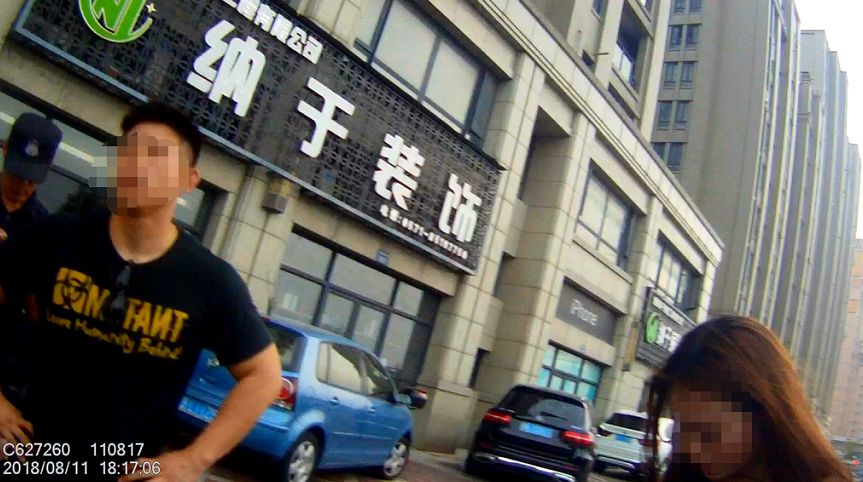 男子送8万礼物,男子送前女友礼物求复合