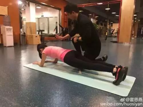 生完孩子肚子恢复不回去,产后半年还是大肚子怎么减下去