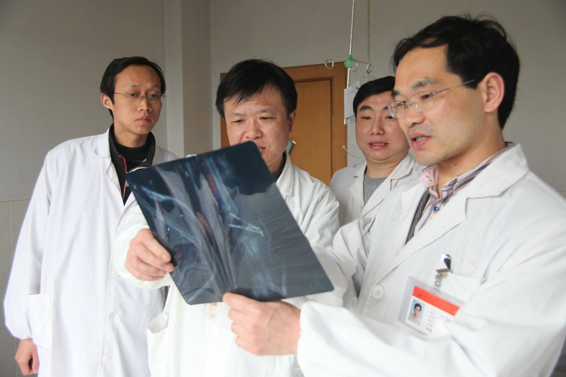 骨科手术后尿液特别浑,老年人骨科术后尿潴留形成原因