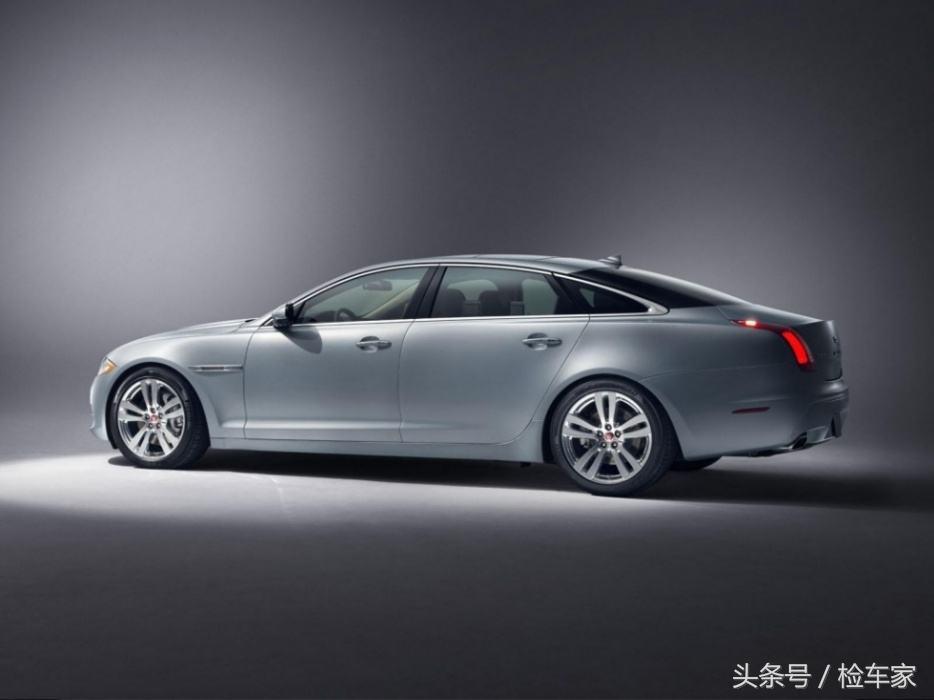 23款捷豹f-pacep250r-dynamicblack,买贬值快的二手车好吗