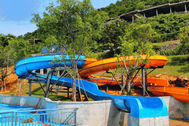 温泉水滑洗凝脂什么意思,温泉水滑洗凝脂上一句是什么