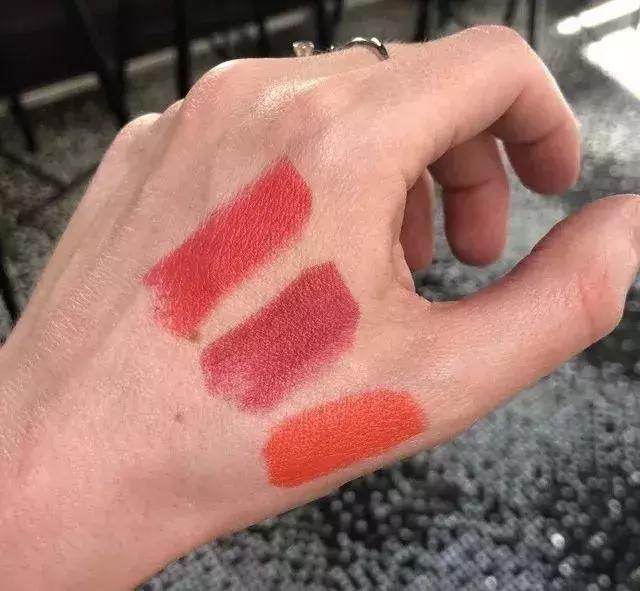 迪奥完蛋了……新品口红竟比10块钱的名创优品还low！