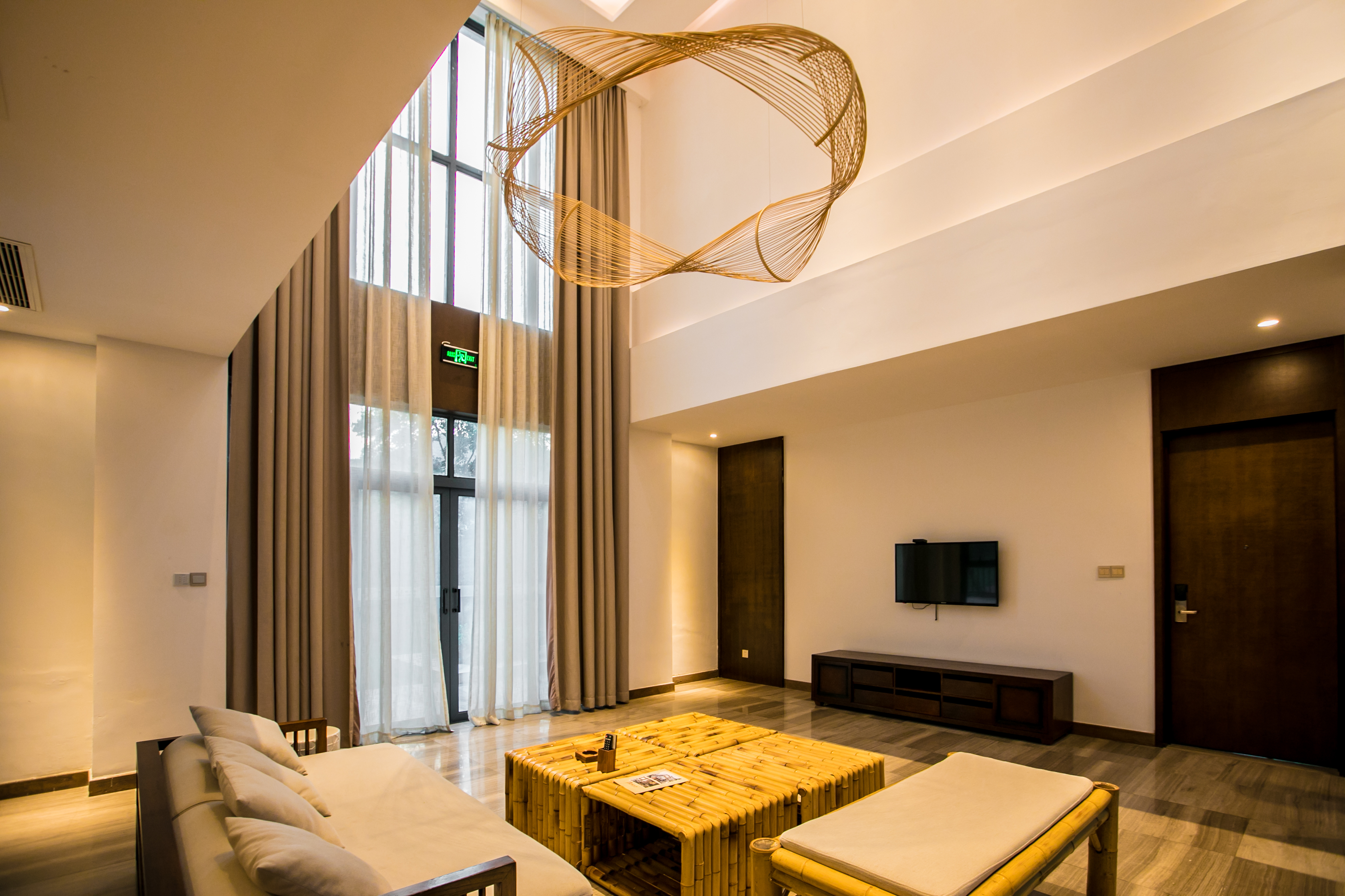 三亚人间天堂鸟巢度假村真实情况,三亚亚龙湾鸟巢度假村老板