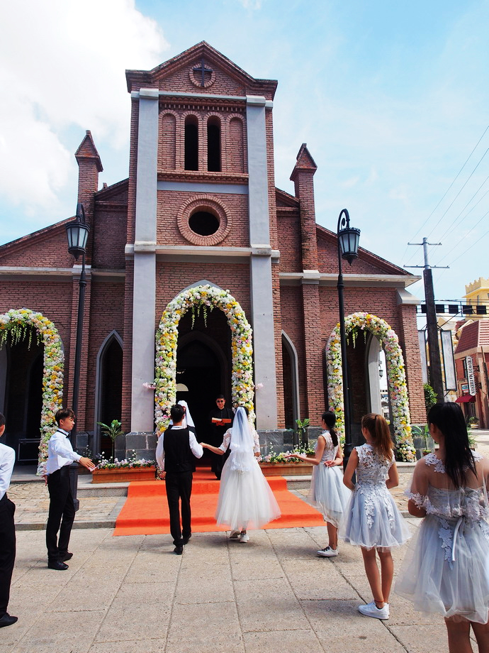 周末去游览影视城,影视城周末游玩