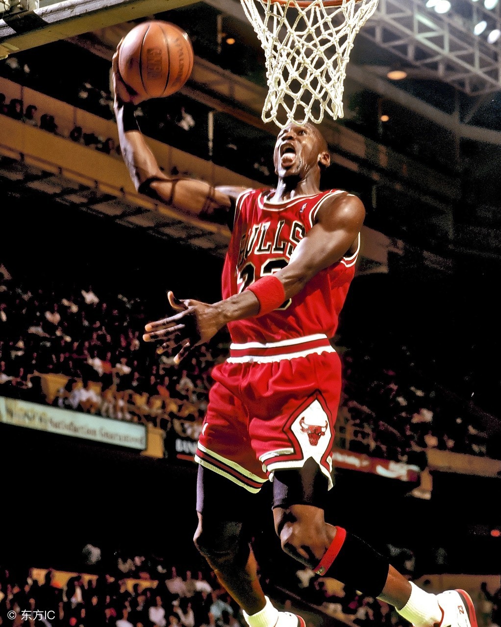 乔丹经典动作空中飞人怎么做,乔丹的空中停留能力为什么这么强