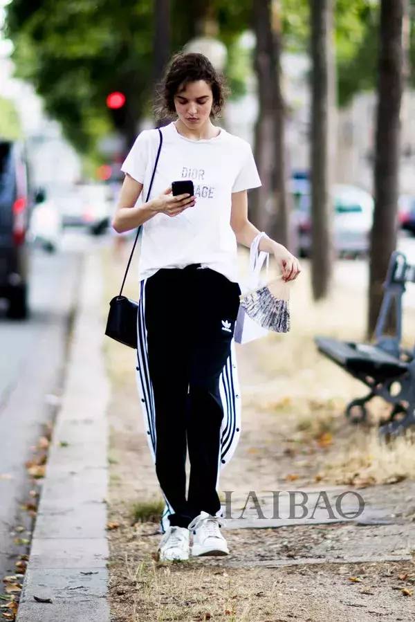 肩宽和肩窄哪个比较有福气,肩宽背影像男人