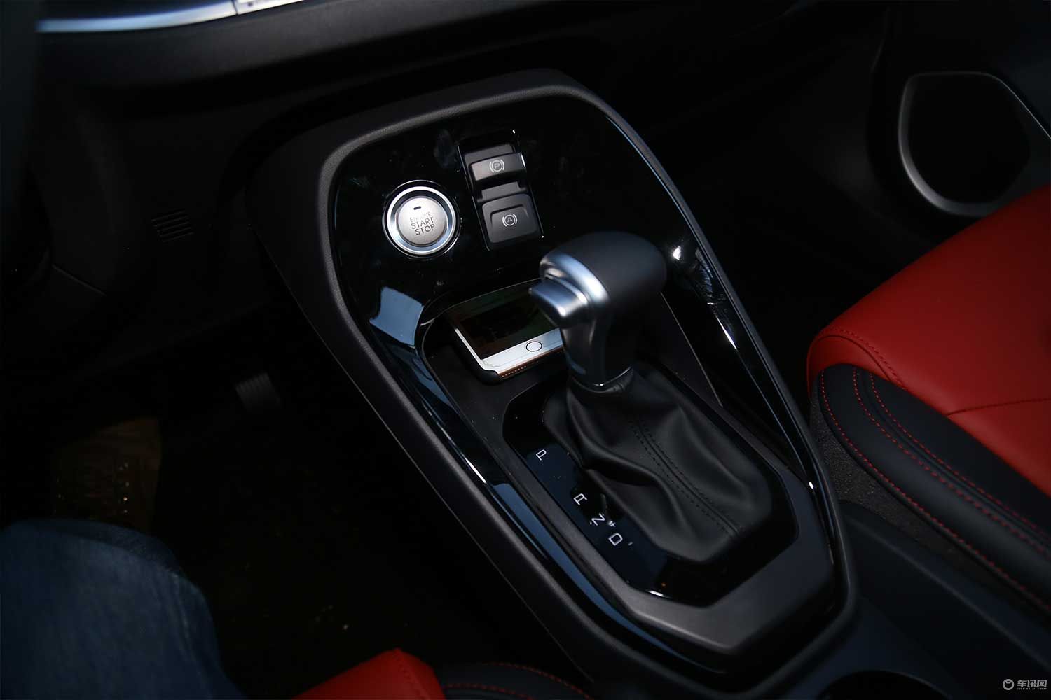 扔下了女朋友去草原试驾哈弗H2s7万块的个性小车成为了“新欢”