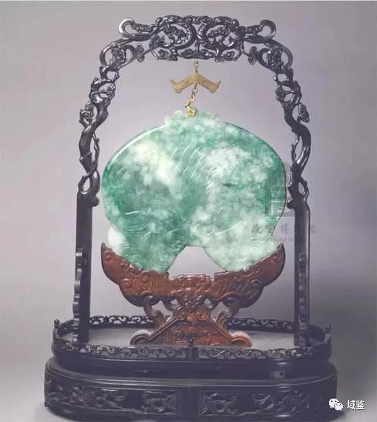 清代翡翠手镯鉴赏,钗头缀玉虫金盘