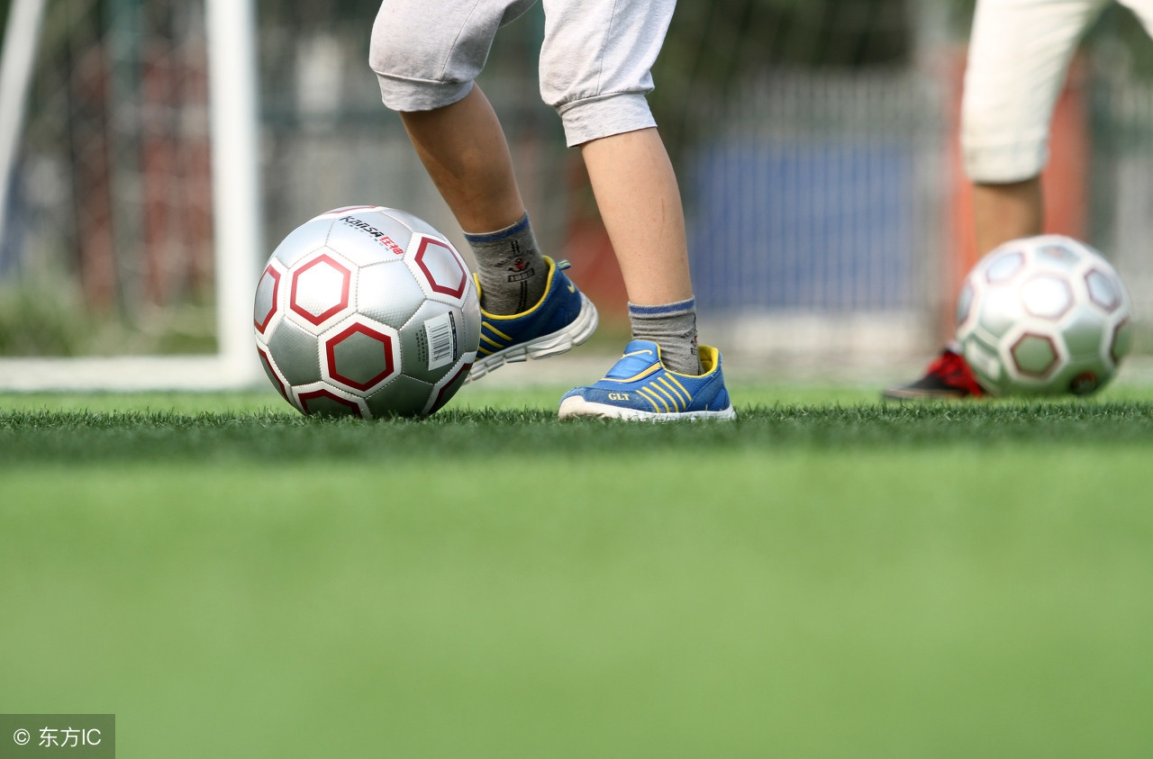 蹴鞠不能用手碰球吧,蹴鞠踢得好足球为啥踢不好