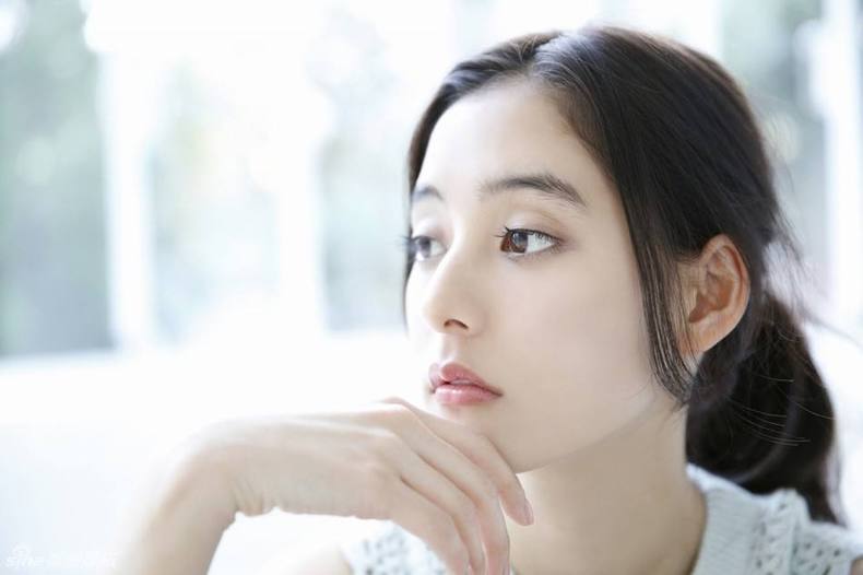 滋养修复唇膏,持久滋润滋养护唇膏