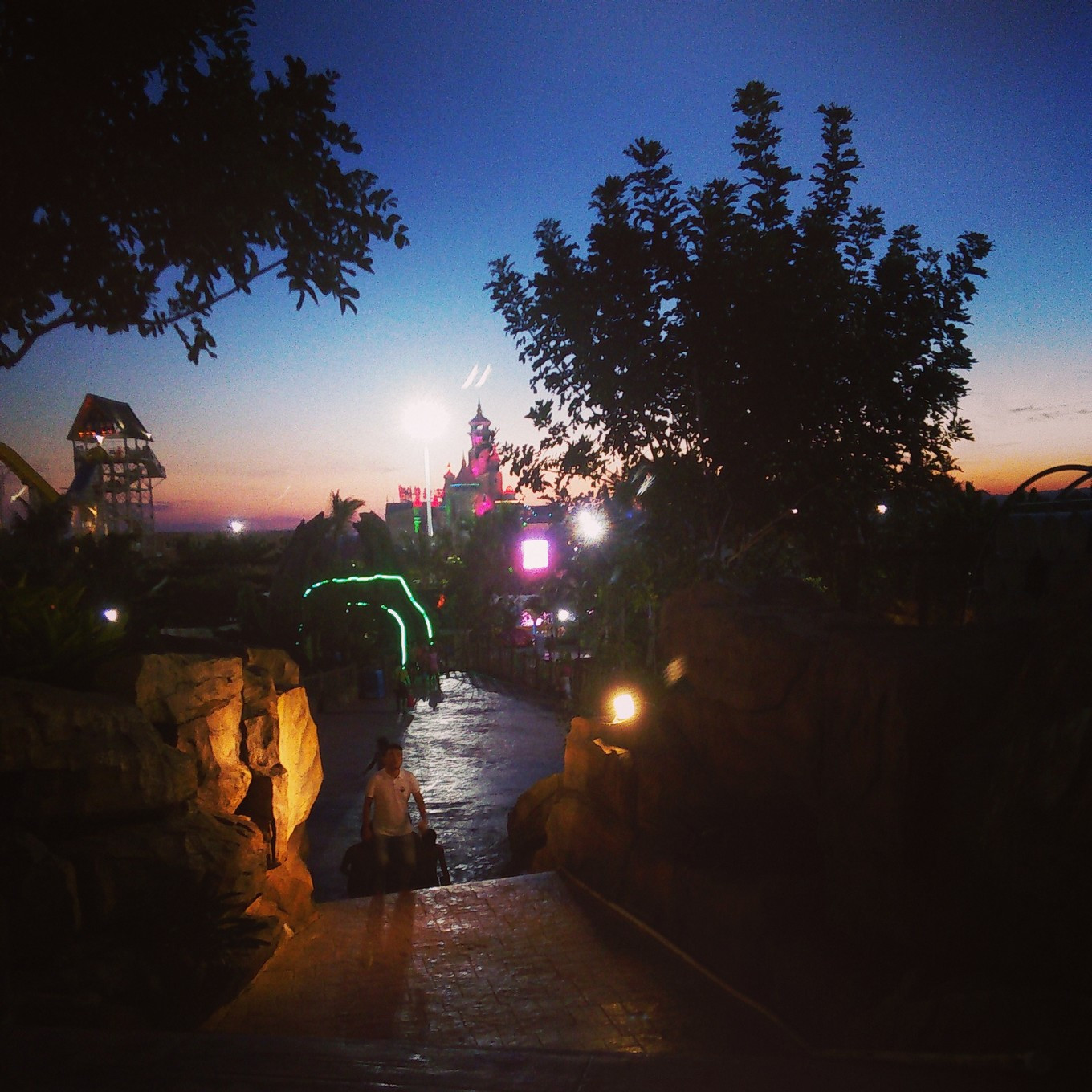 海口三亚海边哪个好玩,三亚海口必去景点推荐