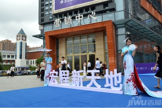 淄博新世界商业步行街开业的样子,张店新开的商业街