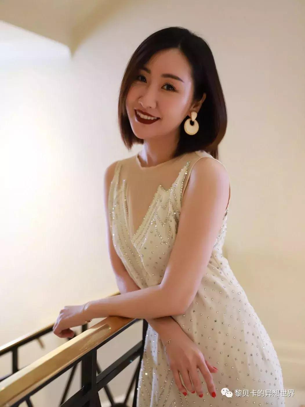 夏天指甲油2022年新款显白图片,显手白的十种指甲油推荐