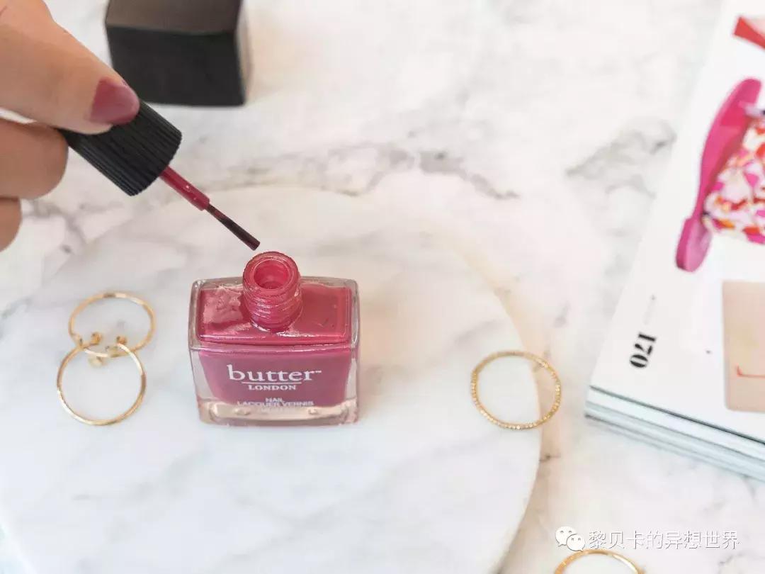 夏天指甲油2022年新款显白带钻,指甲油2022年流行网红夏天显白