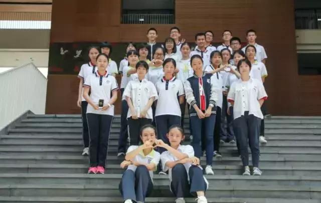 福州屏东中学校服,福州有什么学校校服是全橙色的