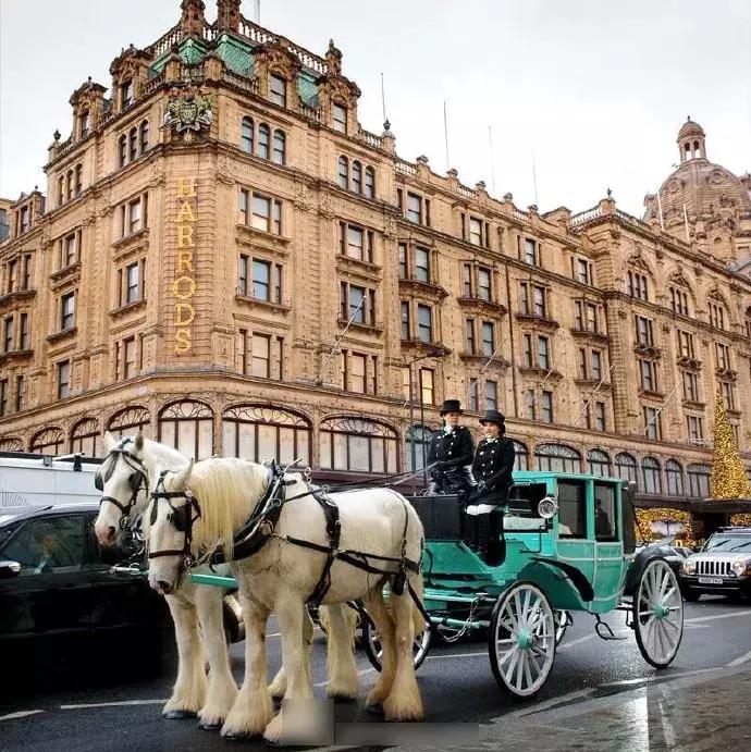 C位女神の心机3大撞星事件频发地让你和梦想中的ICON“一吻定情”