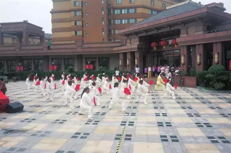 推进生态优先绿色发展,稳步推进绿色发展