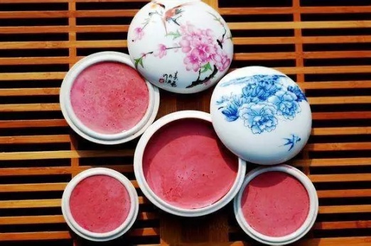 作为精致的仙女们，口红进化史你了解吗？