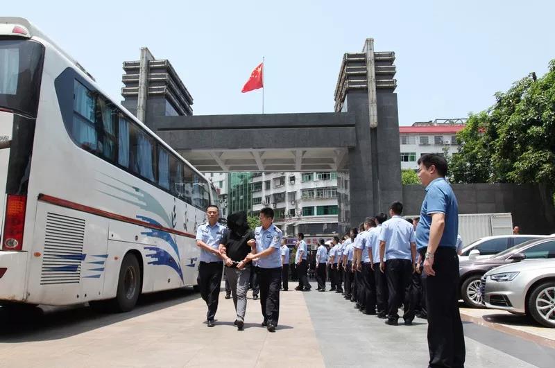 网警发短信提醒拒绝网络谣言,网警提醒诈骗