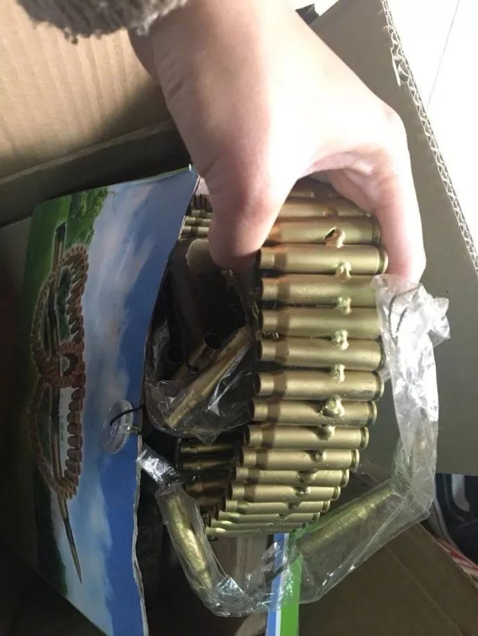 送礼物搞怪方式,各种奇葩的送礼方式