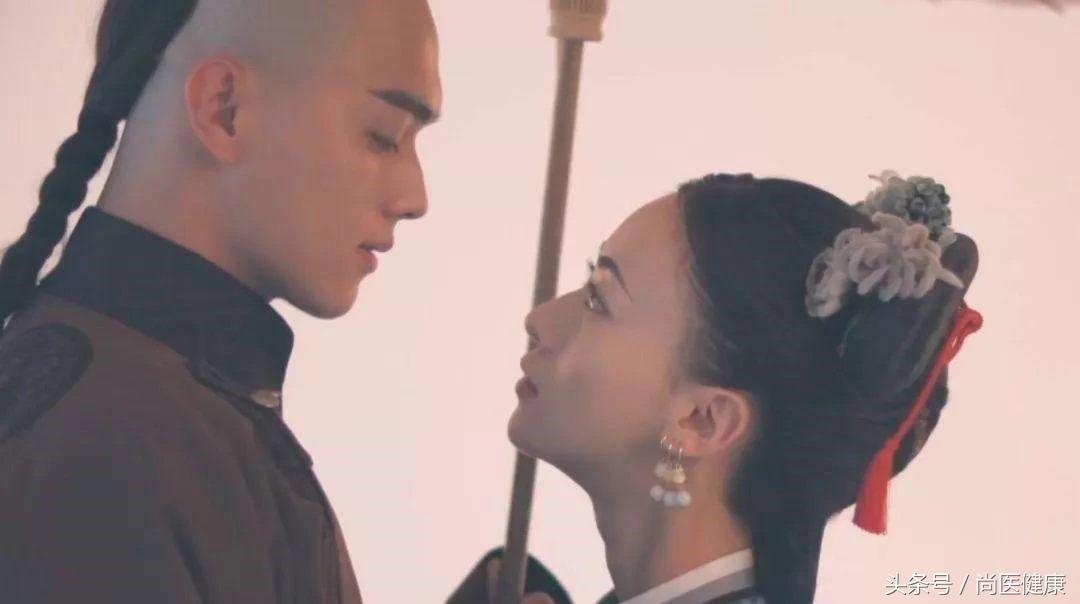 富察皇后怀孕的反应,富察皇后是几岁生第一胎