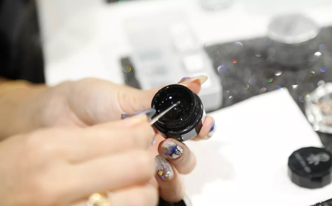 施华洛世奇幻影奇境全球首展,施华洛世奇silver翅膀