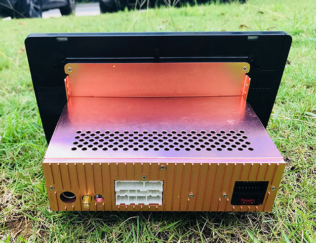 易畅360全景智能大屏导航,易畅导航与展艺导航哪个好