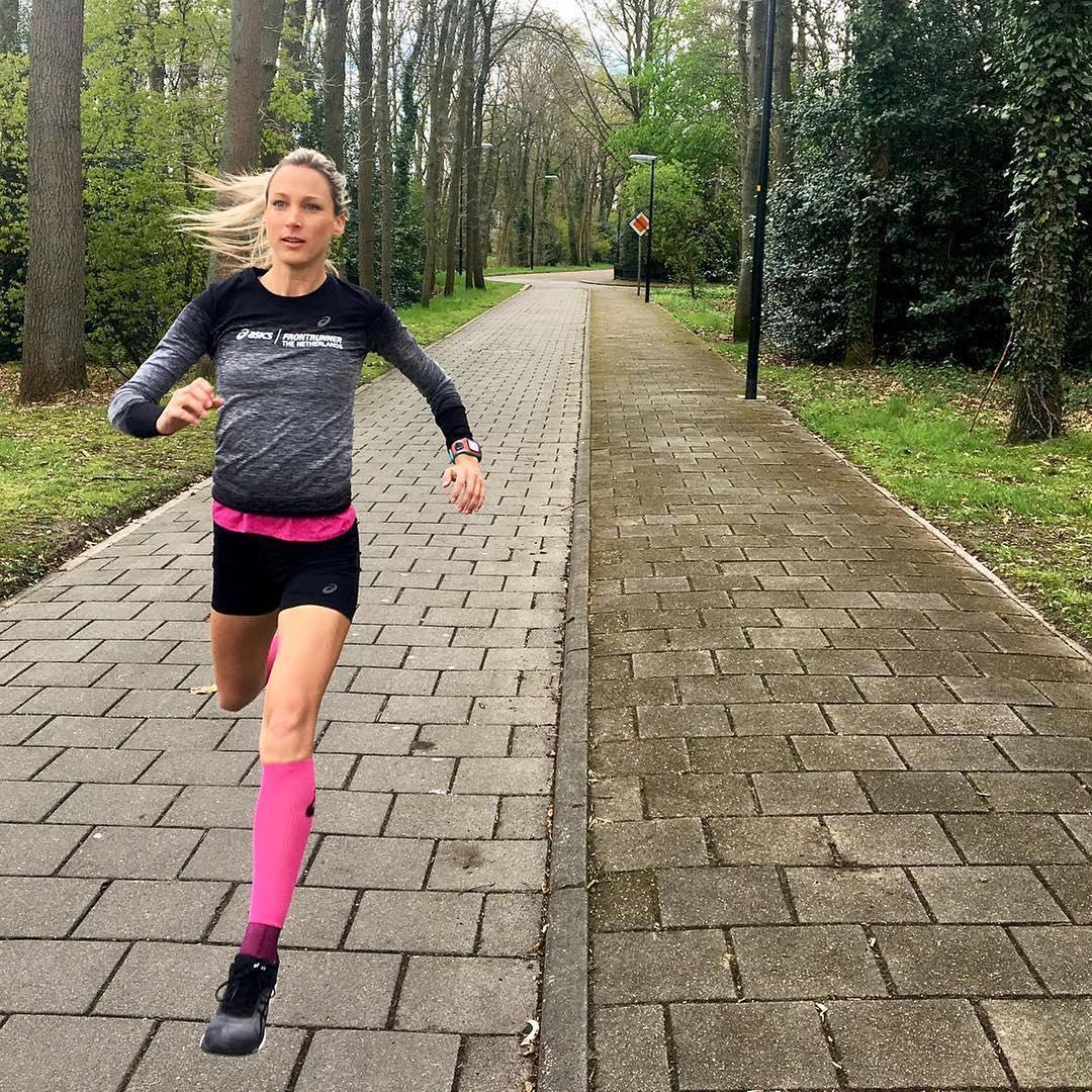 很多人跑步膝盖疼是什么原因,跑步10公里小腿不舒服了一个星期