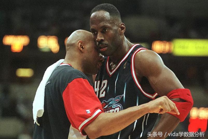 姚明全联盟最佳中锋,姚明排nba历史前五