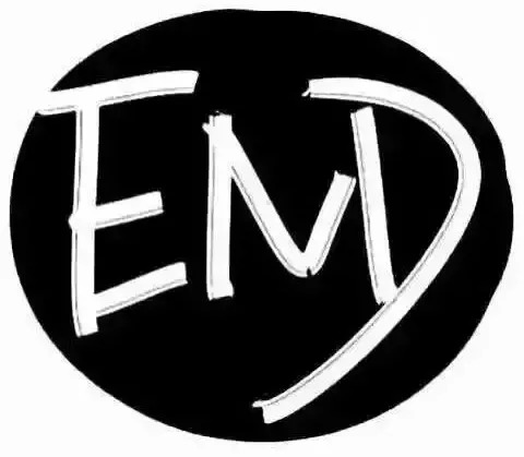 如何教狗狗不拴绳就紧跟你,狗狗戴项圈能不能解决牵绳不走