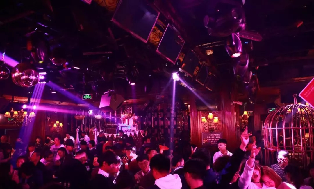 警惕毒品可能伪装成奶茶可乐,警惕伪装成彩虹糖浴盐邮票的毒品