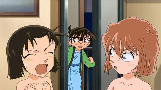 柯南灰原被另外三小只调侃,灰原和小兰遇到危险