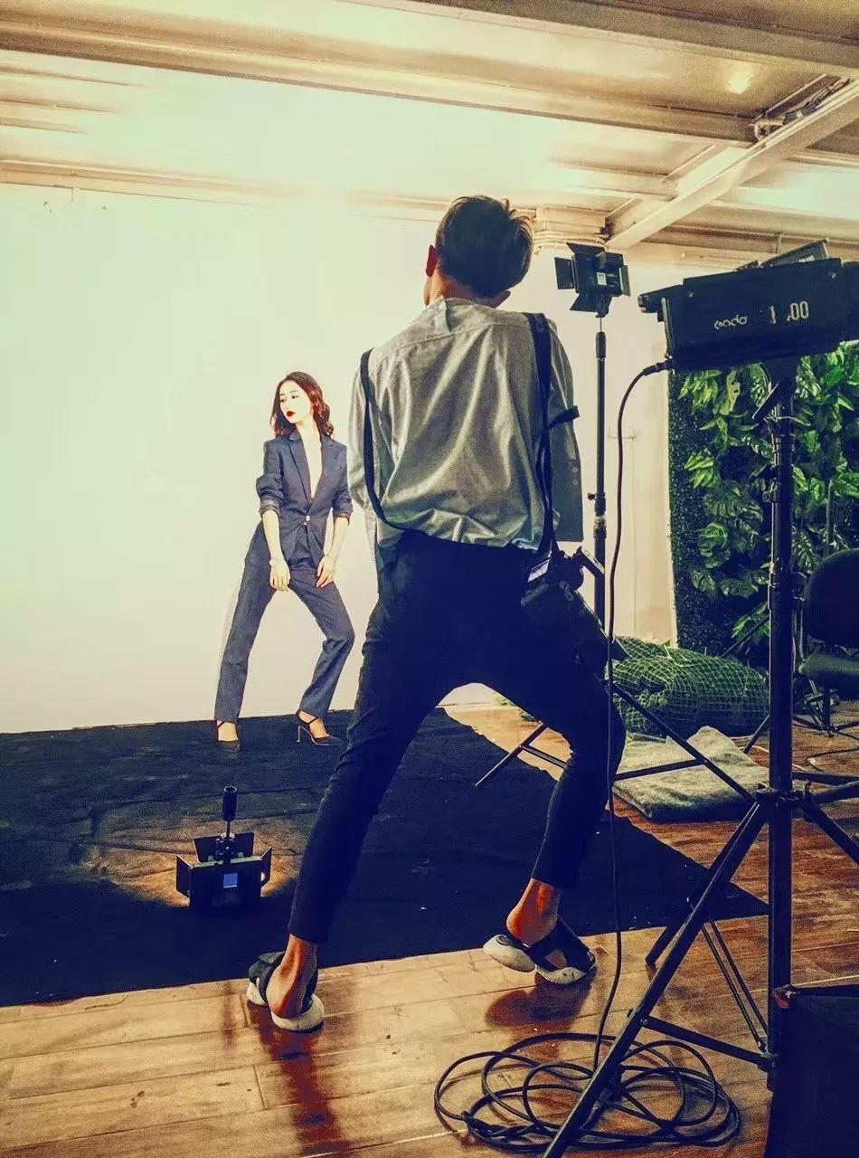 摄影师化妆师视频,化妆师与摄影师之间要怎么铺垫