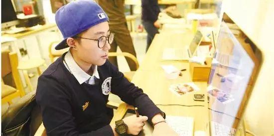 摄影师化妆师视频,化妆师与摄影师之间要怎么铺垫