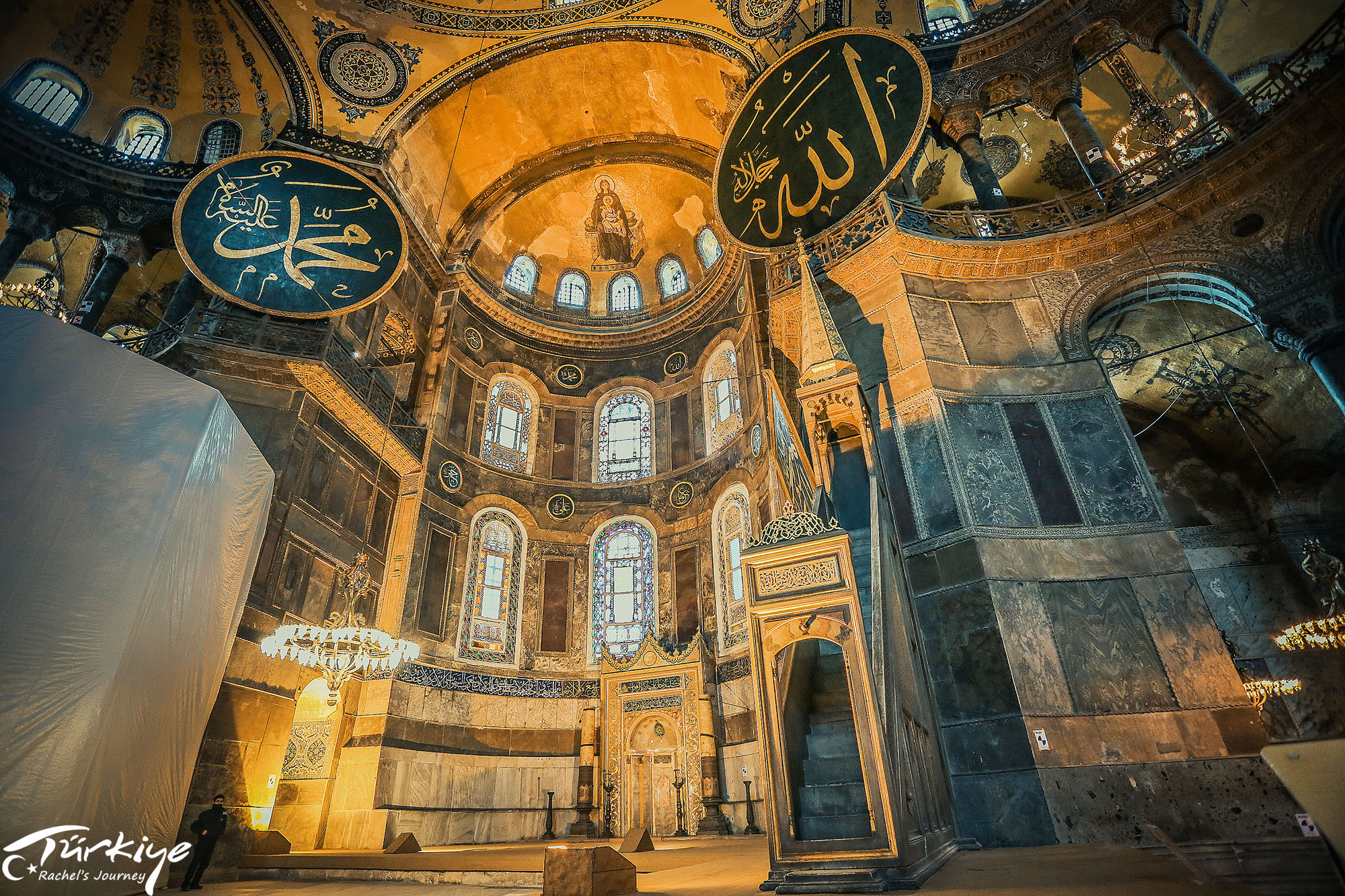 这座城市并非首都，却让人误以为它是，无法说清地处欧洲还是亚洲