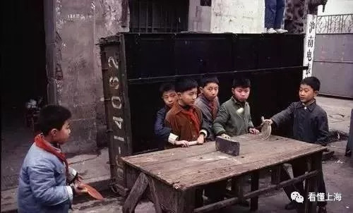 居家打乒乓,花园打乒乓