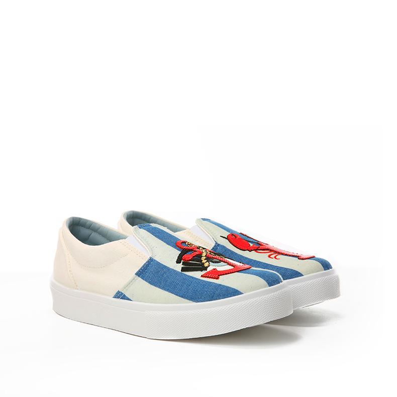 运动鞋怎么穿出通勤高级感,运动鞋这样穿不但知性优雅还减龄